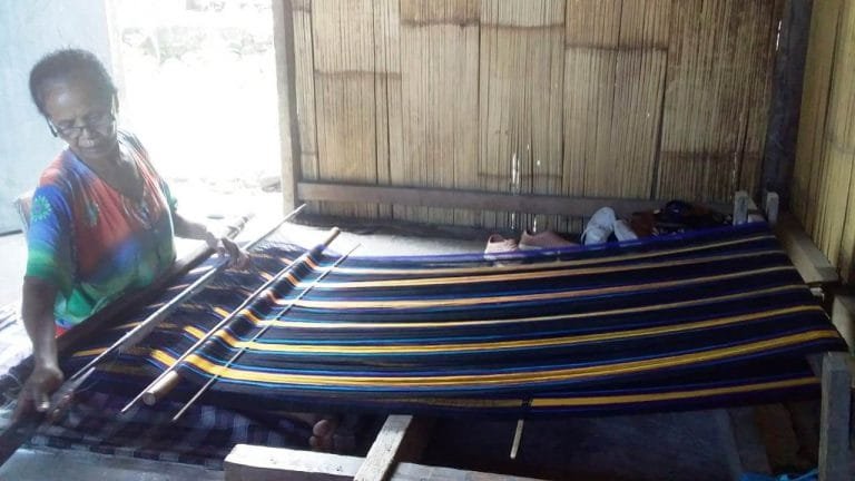 Pesona Tenun Ikat Sikka Jenis “Tama Lu’a” dari Palue