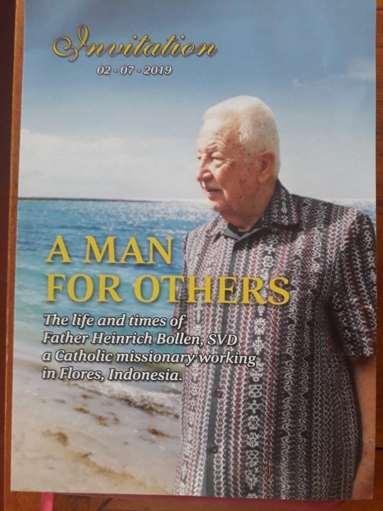Pastor Bollen, Pastor dengan Seribu Gelar