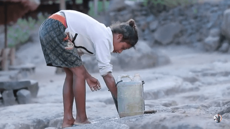 KODO: Kenyataan Sehari-hari Seorang Anak Kecil di Kampung