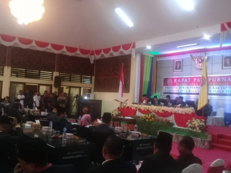 Tiga Puluh Anggota DPRD Ende Resmi Dilantik