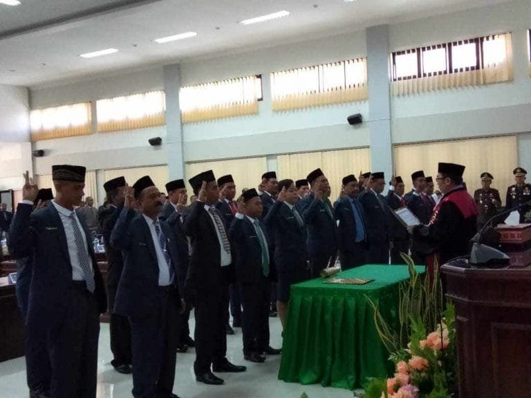 25 Anggota DPRD Ngada Resmi Dilantik