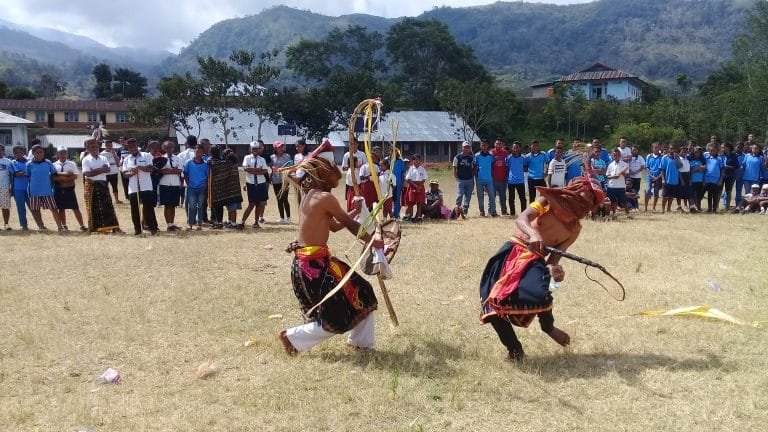 Caci di Hari Kemerdekaan dan Ironi Pembangunan