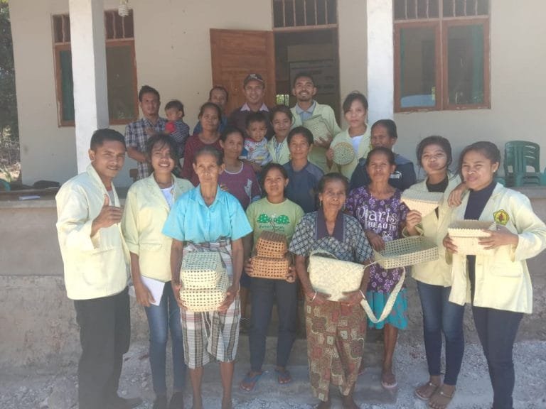 Sejumput Asa Mama-Mama Penganyam di Desa Suelain-Rote