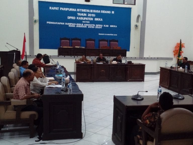 Sidang Perdana DPRD Sikka Batal, Ada Apa?