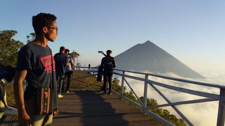 Wolobobo, Sebuah Negeri di atas Awan
