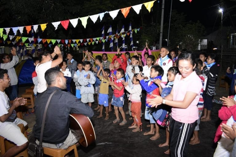 Kemah Literasi Sains di Larantuka: “Kapan Lagi Kita Berkemah?”