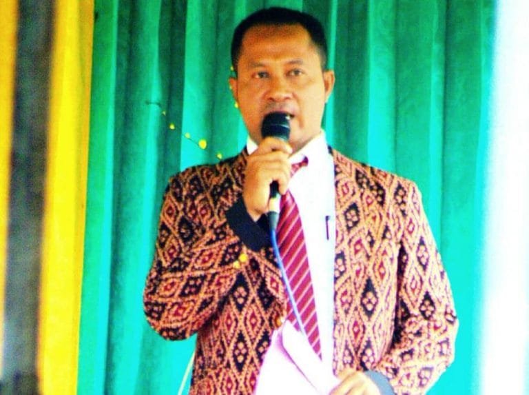 Valentinus Waton Wakili Flores Timur dalam Seminar Pendidikan Guru Berprestasi