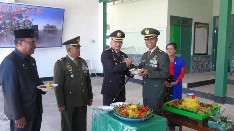 HUT TNI ke-74, Dandim 1626/Ngada Ajak Warga Lawan Hoax