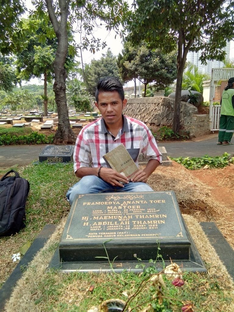 Pemuda Harus Melahirkan Pemimpin: Catatan Perjalanan ke Makam Pramoedya Ananta Toer