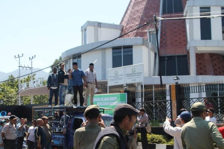 LPPDM Sebut Pembangunan Embung di Cibal Seperti Gali WC