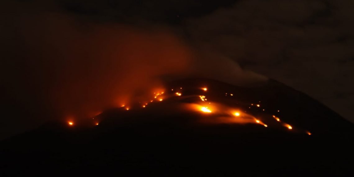 Gunung Ile Lewotolok Kembali Erupsi Ekorantt Com