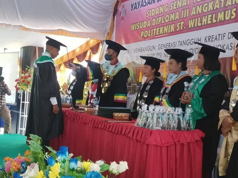 Wisuda PSW, Direktur Frederikus Minta Semangat Pendiri Harus Dipertahankan
