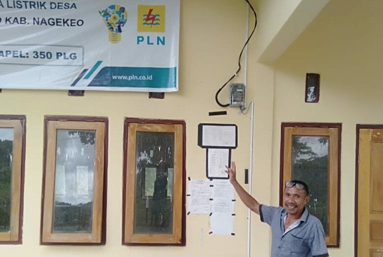 Warga Utetoto di Nagekeo Mulai Nikmati Listrik PLN