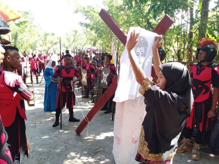 OMK Ndora Tampil Teatrikal Kisah Sengsara Yesus sebagai Pesan Perdamaian Dunia