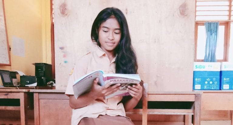 Didaulat Jadi Kartini Muda SMP Negeri Werang-Waiblama, Ini Cita-cita Anjelina Nian