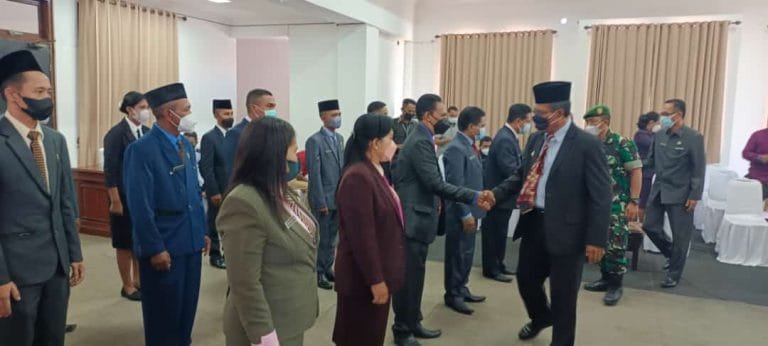 Bupati Nagekeo Minta Dukcapil Update Pekerjaan Warga pada Kolom KTP