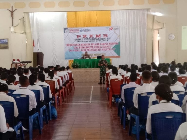 Beri Materi ke Peserta PKKMB, Dandim Manggarai Sebut Penjajahan Saat Ini adalah Teknologi