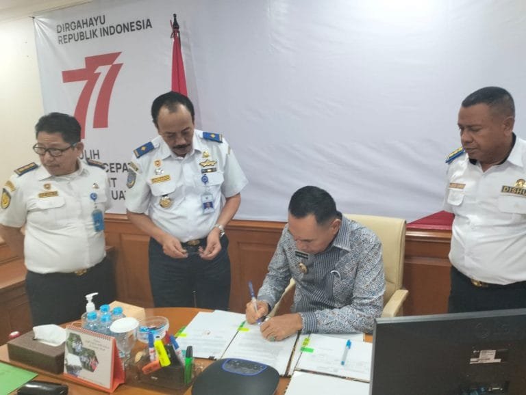 Pemkab Ende Serahkan Tanah Pelabuhan Feri Nangakeo ke Pempus