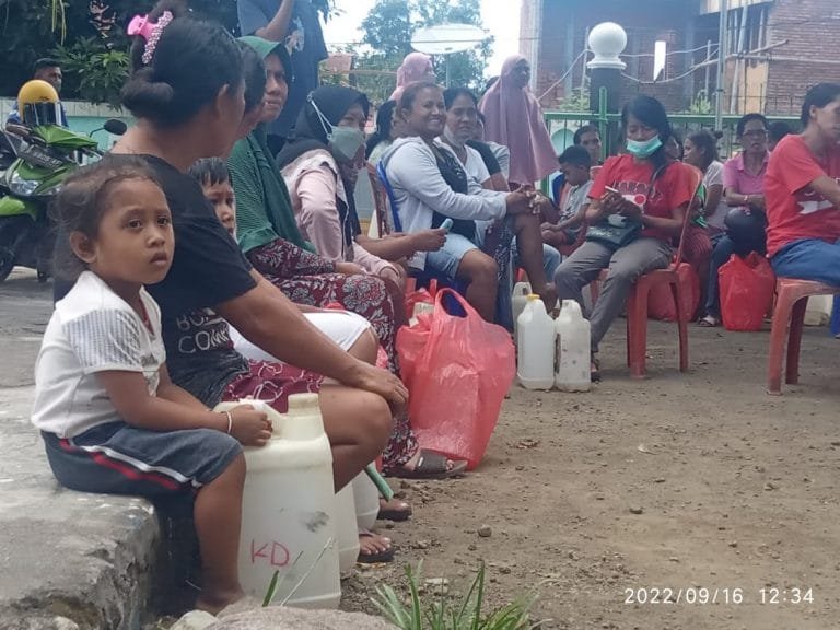 Gagal Awasi Distribusi Minyak Tanah, Warga Minta Bupati Djafar Copot Kadis Disperindag