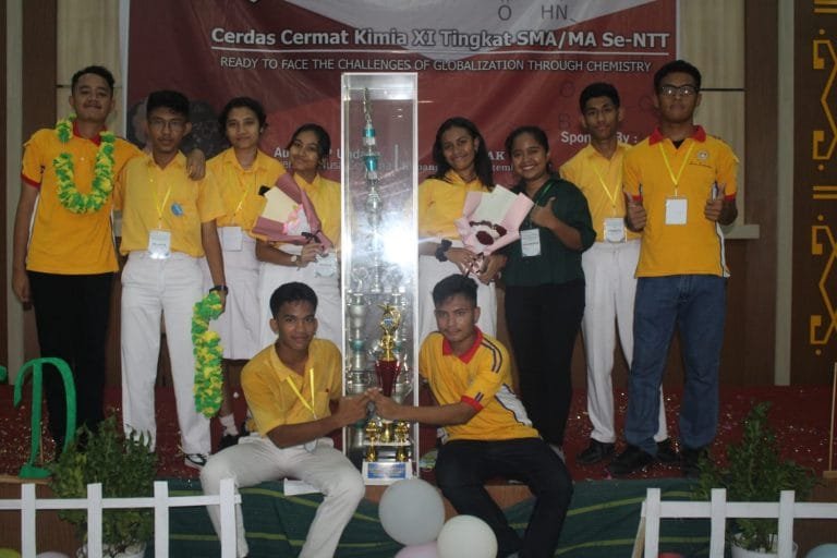 SMAK Syuradikara Raih Juara I CCK XI se-NTT di Kupang