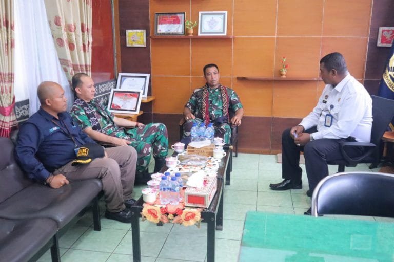 Silaturahmi Danlanal Ady Dharmawan ke Rutan Kelas II B Maumere