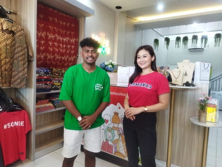 Eksis Jual Oleh-oleh Khas NTT, Toko Kios Kaos Kupang Gandeng Justy Aldrin Jadi Brand Ambassador