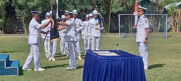 Pesan Danlantamal VII Saat Pimpin Serah Terima Jabatan Danlanal di Maumere