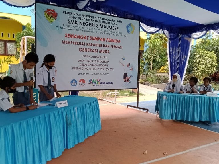 Sumpah Pemuda ke-94, SMKN 3 Maumere Gelar Lomba Debat dan Pertandingan Voli