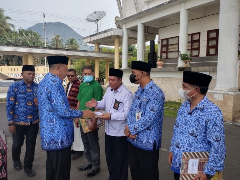 Dukcapil Ende dan Tokoh Agama Teken MoU Percepatan Adminduk