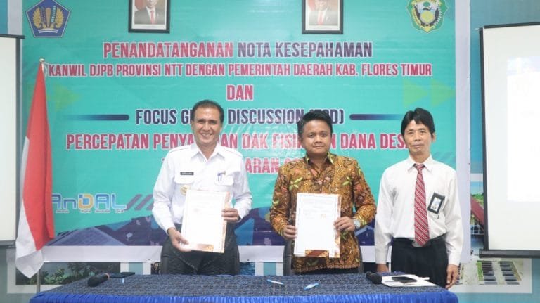 Dirjen Perbendaharaan NTT Teken MoU dengan Pemkab Flotim