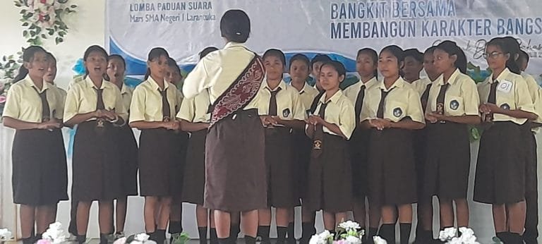 Aneka Lomba Warnai Bulan Bahasa di SMAN 1 Larantuka