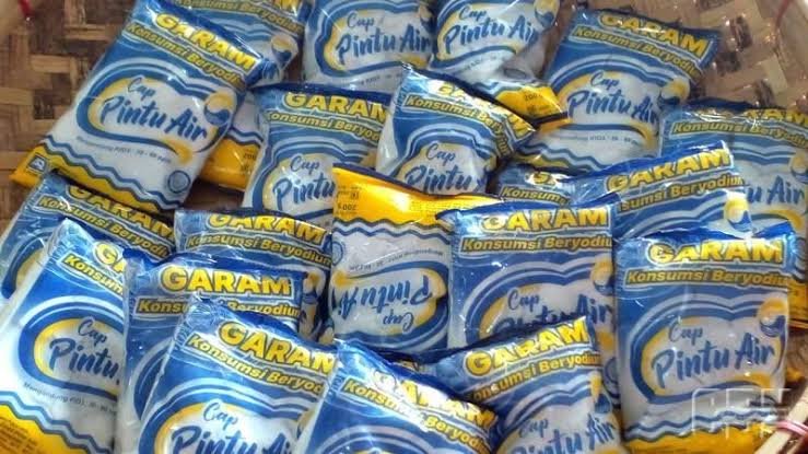 Produk Garam Pintar Asia dan PCRI Rotat Mulai Menguasai Kios Sembako Milik Warga