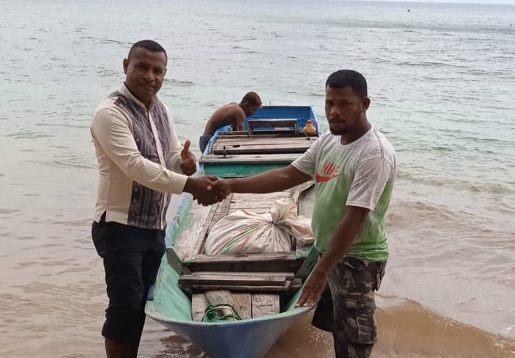 Pintu Air Cabang Larantuka Wujudkan Impian Yakobus Laga Maran Miliki Perahu Sendiri