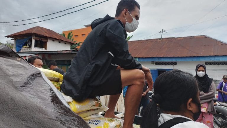 Pemkab Ende dan Bulog Gelar Operasi Pasar Murah