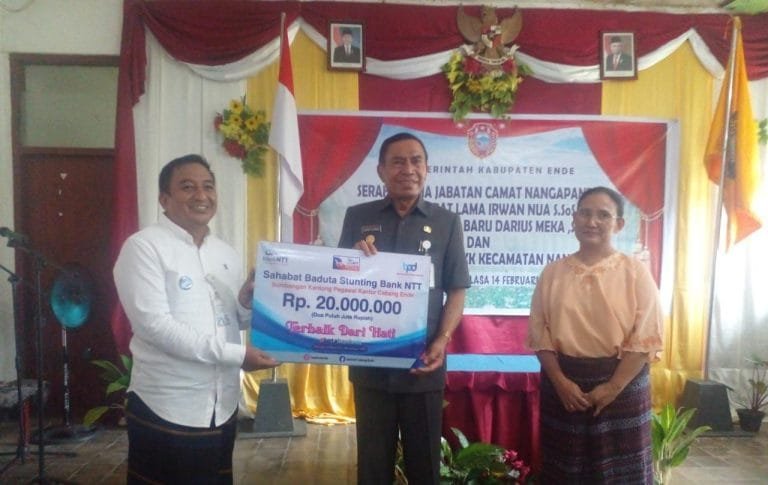 Pegawai Bank NTT Cabang Ende Sumbang Rp20 Juta untuk Penanganan Stunting di Nangapanda