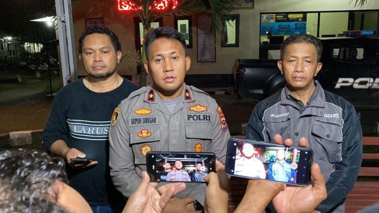 Seorang Warga di Mabar Tebas Polisi dengan Parang, Dua Jari Nyaris Terputus