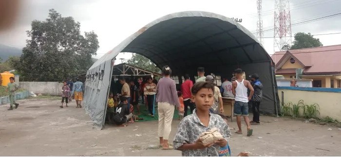 Aula Camat, Sekolah dan Kantor Koperasi Jadi Tempat Pengungsi Lewotobi Laki-laki