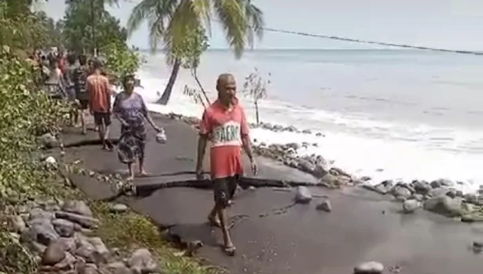 Banjir Rob Hantam Badan Jalan Selatan Nagekeo