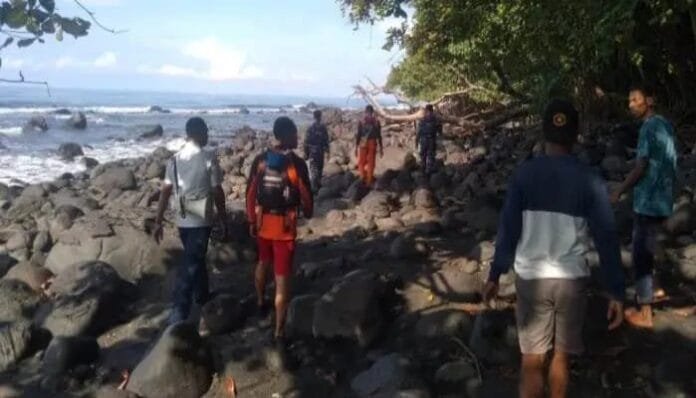 (Hoaks) Seorang Aparat Desa di Nagekeo Hilang di Perairan Maukeo (Hoaks) Seorang Aparat Desa di Nagekeo Hilang di Perairan Maukeo