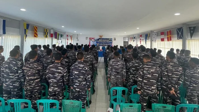 Danlanal Maumere Ingatkan Anggota TNI Tidak Terjerumus Judi Online dan Pinjol