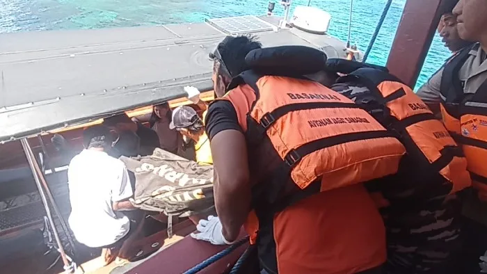 Tim SAR Evakuasi WNA Asal Selandia Baru yang Meninggal Dunia di Labuan Bajo