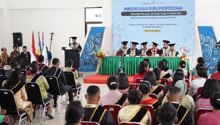 Pengukuhan Guru Profesional PPG Unika St Paulus Ruteng, Guru Jadi Nakhoda di Era Digital