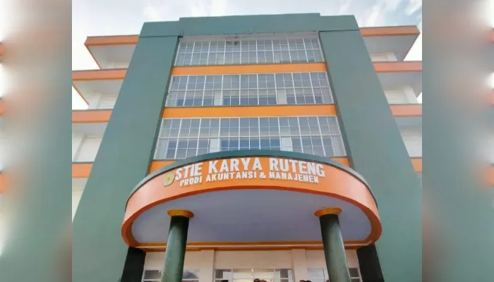 Dosen STIE Karya Ruteng Tak Diberi Tugas Mengajar, Klaim Haknya Diamputasi