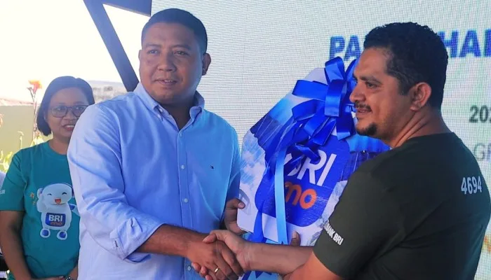 BRI Maumere Gelar Panen Hadiah Simpedes, Satu Nasabah Asal Nita Dapat Mobil