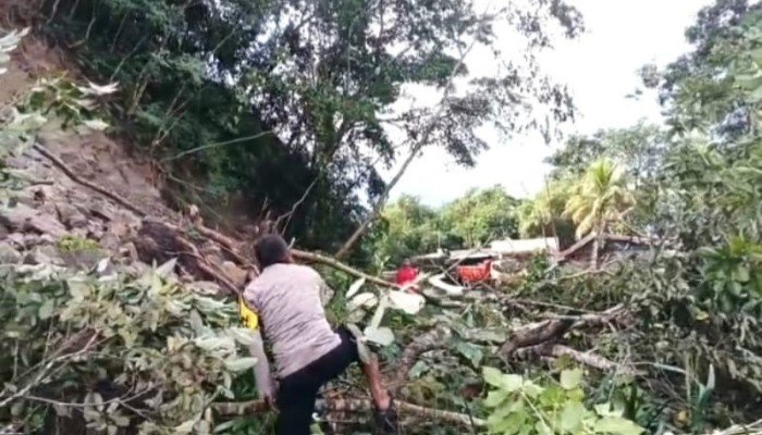 BMKG Ingatkan 10 Daerah di NTT Waspada Bencana Hidrometeorologi