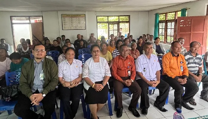 Camat Paga Minta Pengelola Kopdit Pintu Air Bekerja Profesional dan Transparan