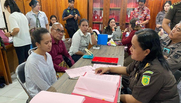 Kejari Kota Kupang Terima Berkas Perkara Kasus Eks Kapolres Ngada