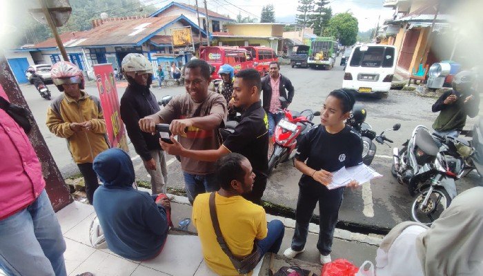 Polres Ngada Gelar Pemeriksaan Kesehatan Gratis untuk Tukang Ojek