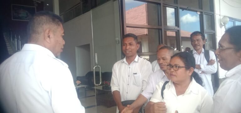 Tunjangan Profesi Belum Dibayar, Guru di Ende Mengadu ke Bupati