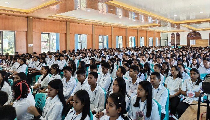 SMAK Regina Pacis Bajawa Kenalkan Lingkungan Sekolah Bagi Siswa Baru